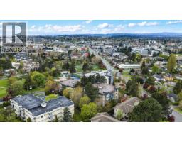 8 949 Cloverdale Ave, Saanich, BC V8X2T4 Photo 34
