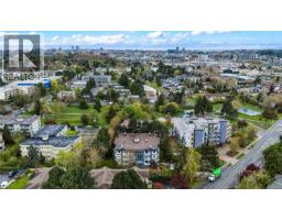 8 949 Cloverdale Ave, Saanich, BC V8X2T4 Photo 35