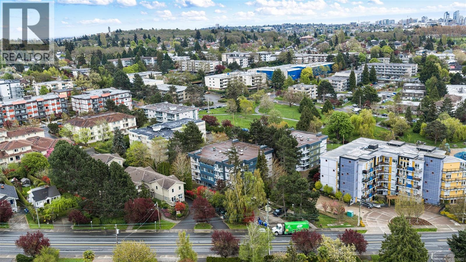 #8 949 Cloverdale Ave - 36