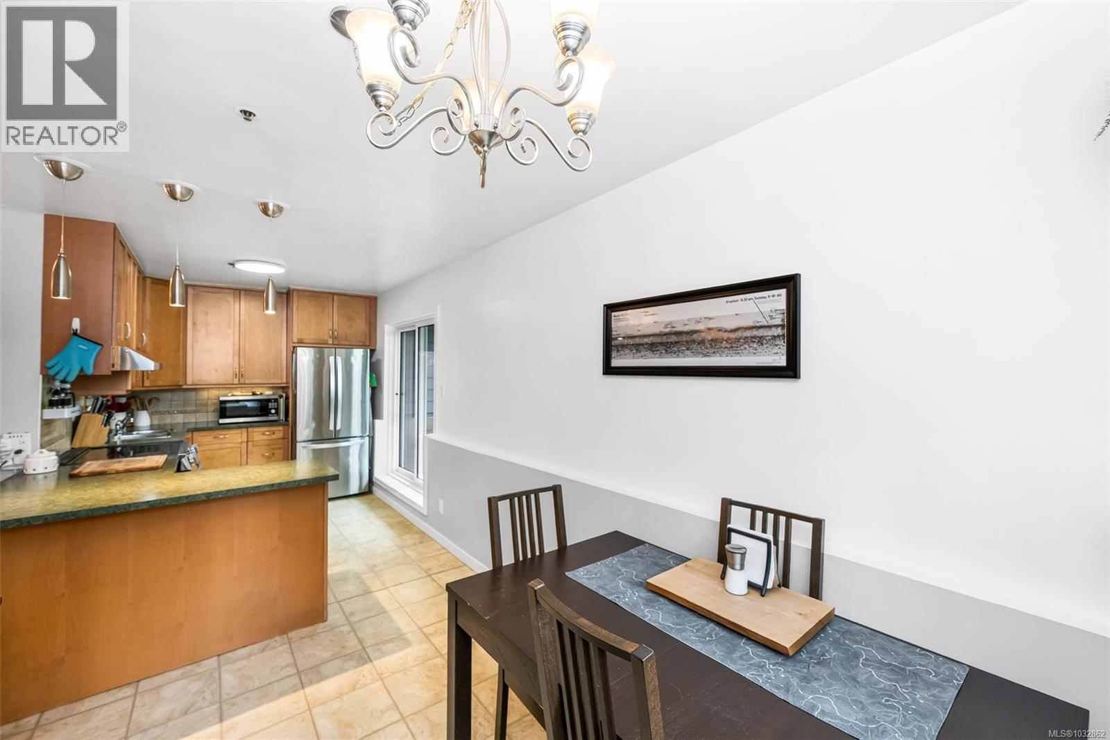 #8 949 Cloverdale Ave - 12