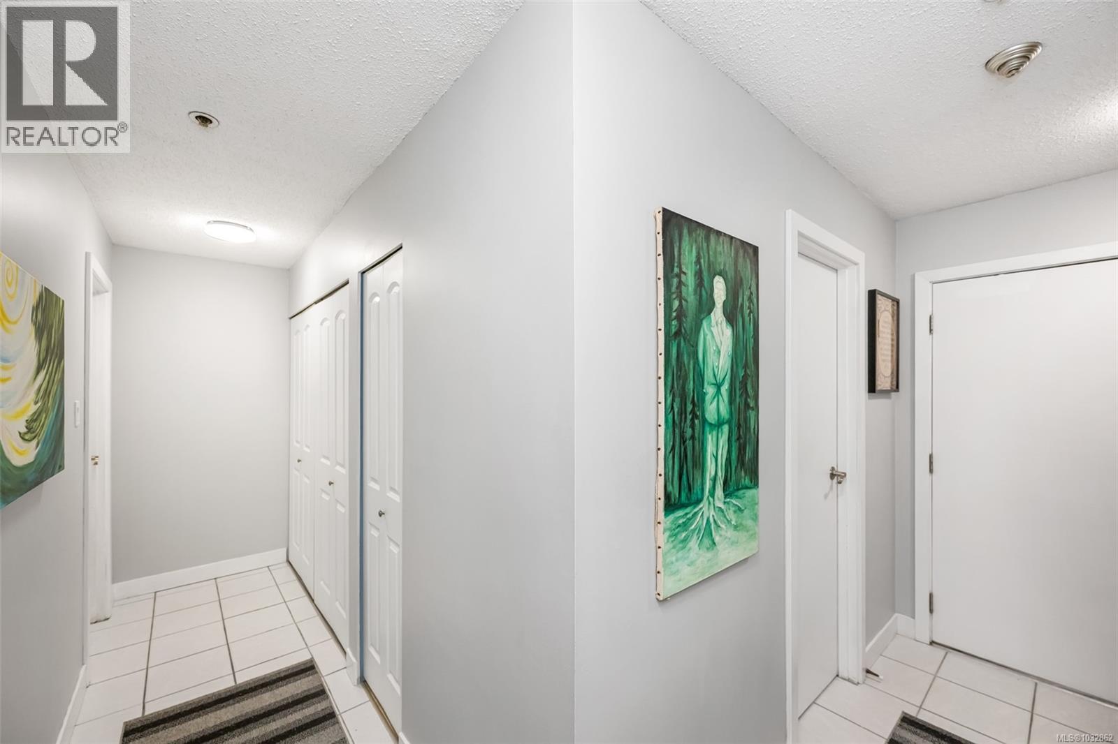 #8 949 Cloverdale Ave - 22