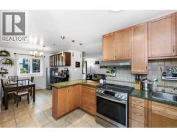 Entrance - 8 949 Cloverdale Ave, Saanich, BC V8X2T4 Photo 10