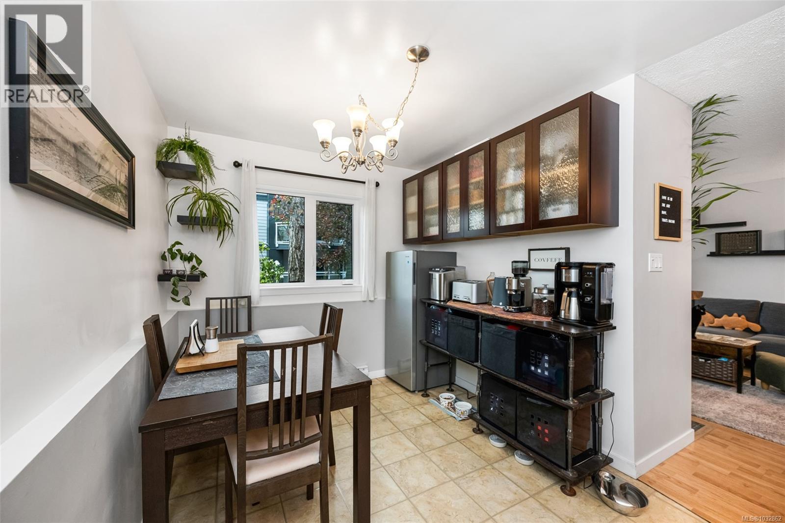 #8 949 Cloverdale Ave - 14
