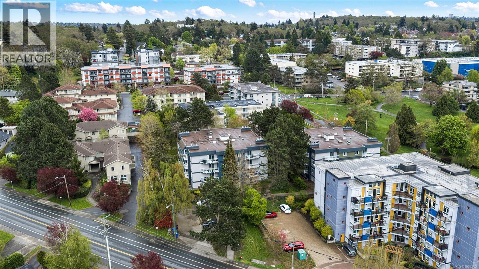 #8 949 Cloverdale Ave - 38