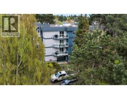 8 949 Cloverdale Ave, Saanich, BC V8X2T4 Photo 37