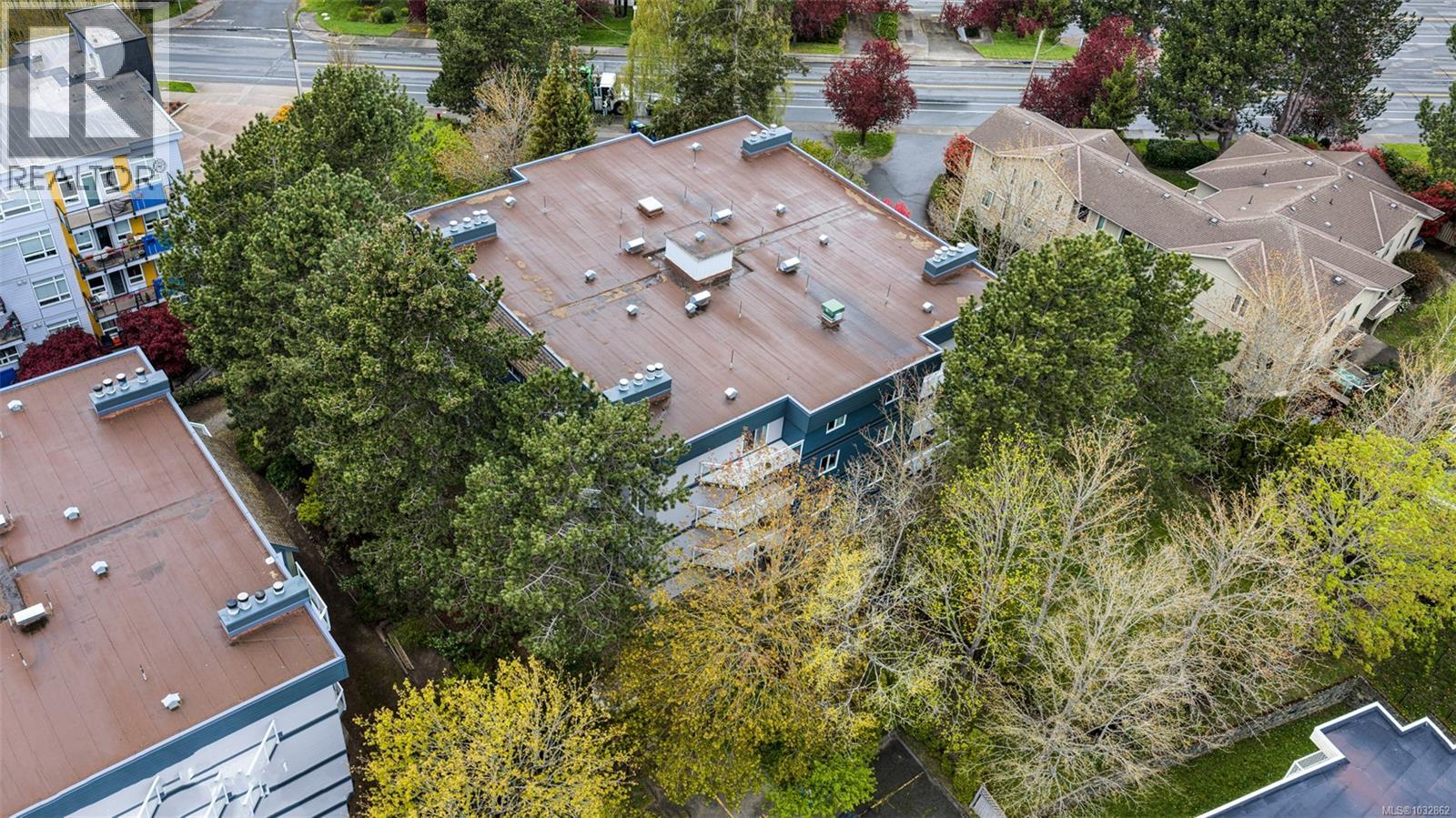 #8 949 Cloverdale Ave - 41