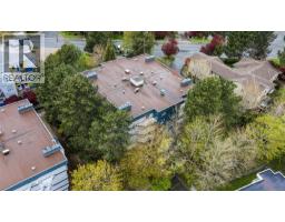 8 949 Cloverdale Ave, Saanich, BC V8X2T4 Photo 41