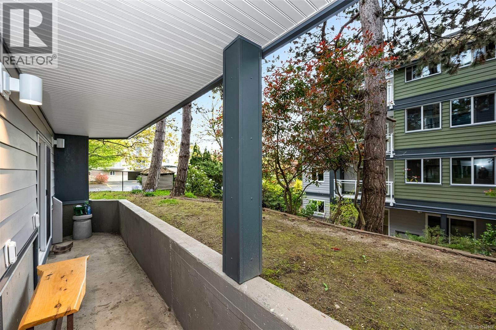 #8 949 Cloverdale Ave - 27