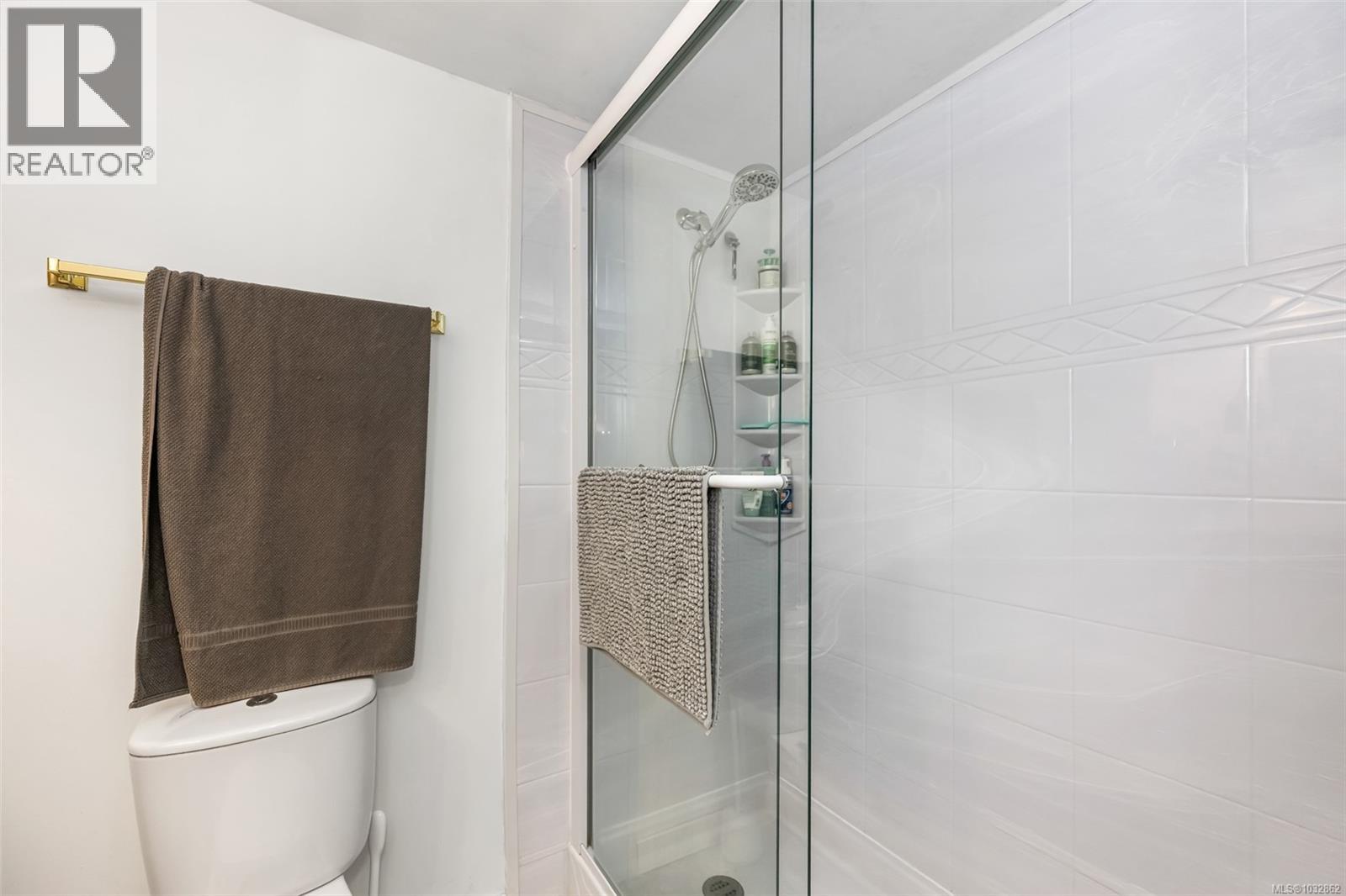 #8 949 Cloverdale Ave - 24