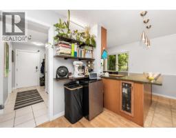 Patio - 8 949 Cloverdale Ave, Saanich, BC V8X2T4 Photo 8