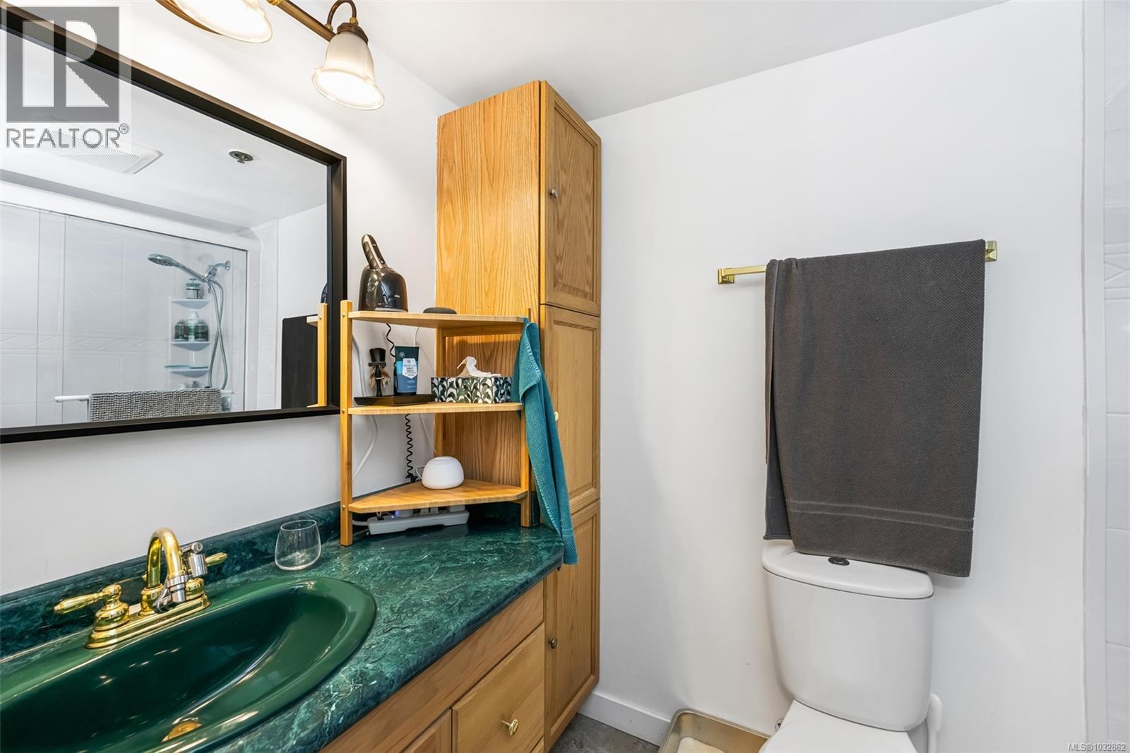 #8 949 Cloverdale Ave - 25