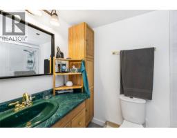 8 949 Cloverdale Ave, Saanich, BC V8X2T4 Photo 25