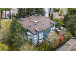 8 949 Cloverdale Ave, Saanich, BC V8X2T4 Photo 30
