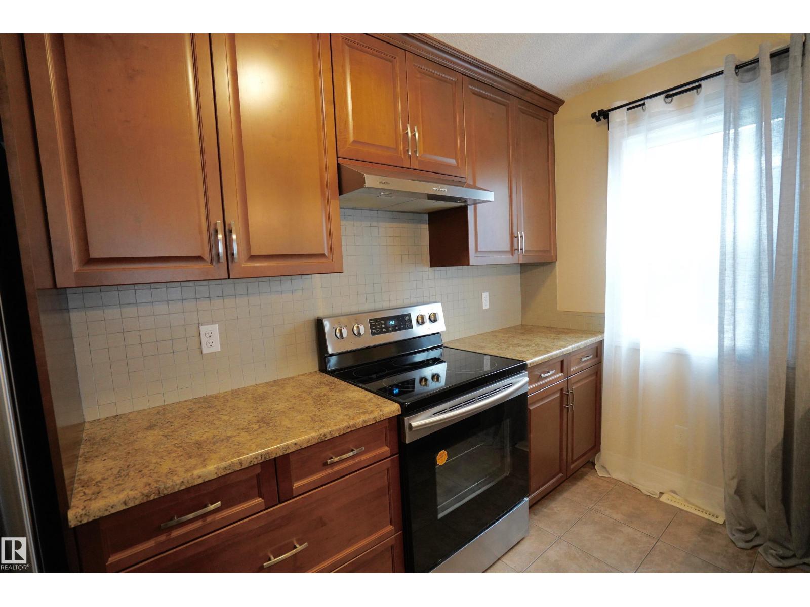 12018 65 ST NW - 4