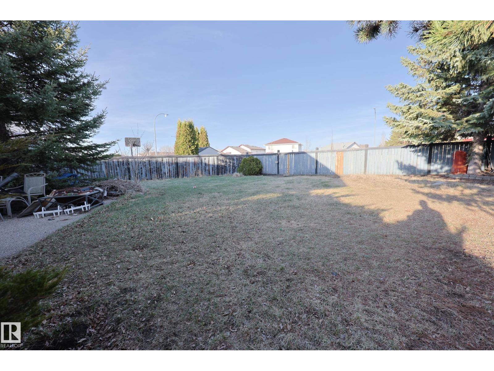 8309 160A AV NW, Edmonton