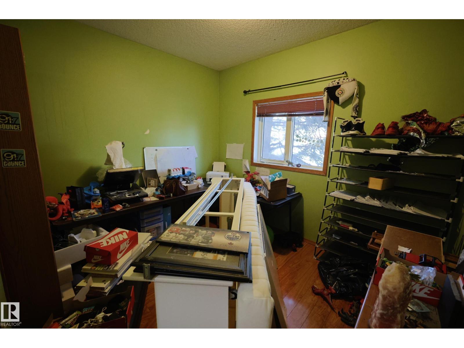 8309 160A AV NW, Edmonton