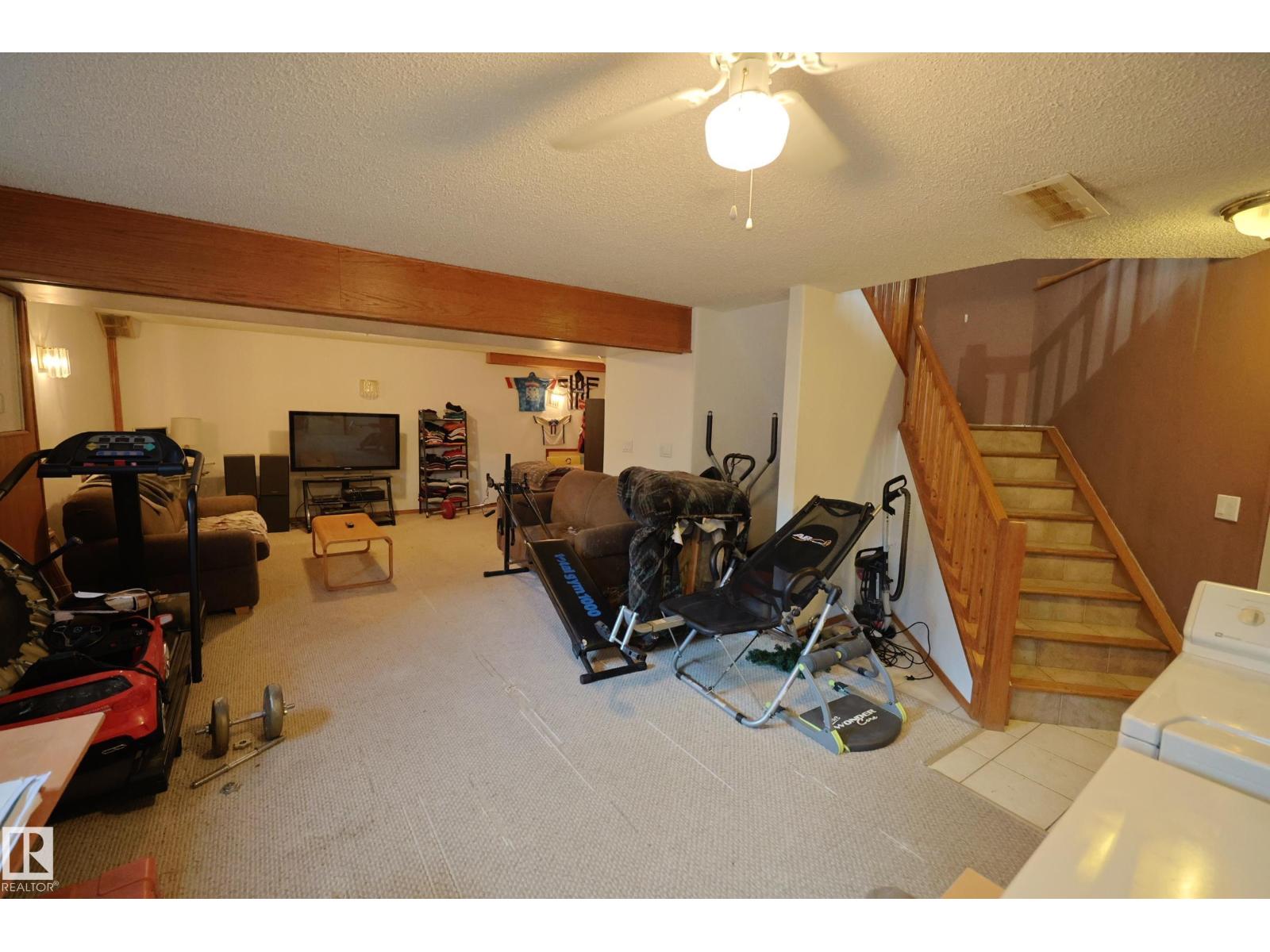 8309 160A AV NW, Edmonton