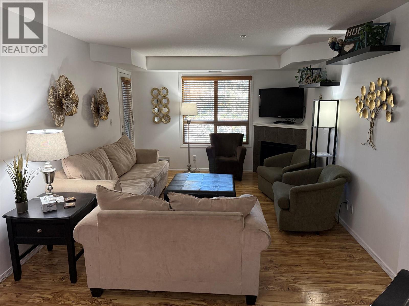#2219 205 THIRD Avenue - 10