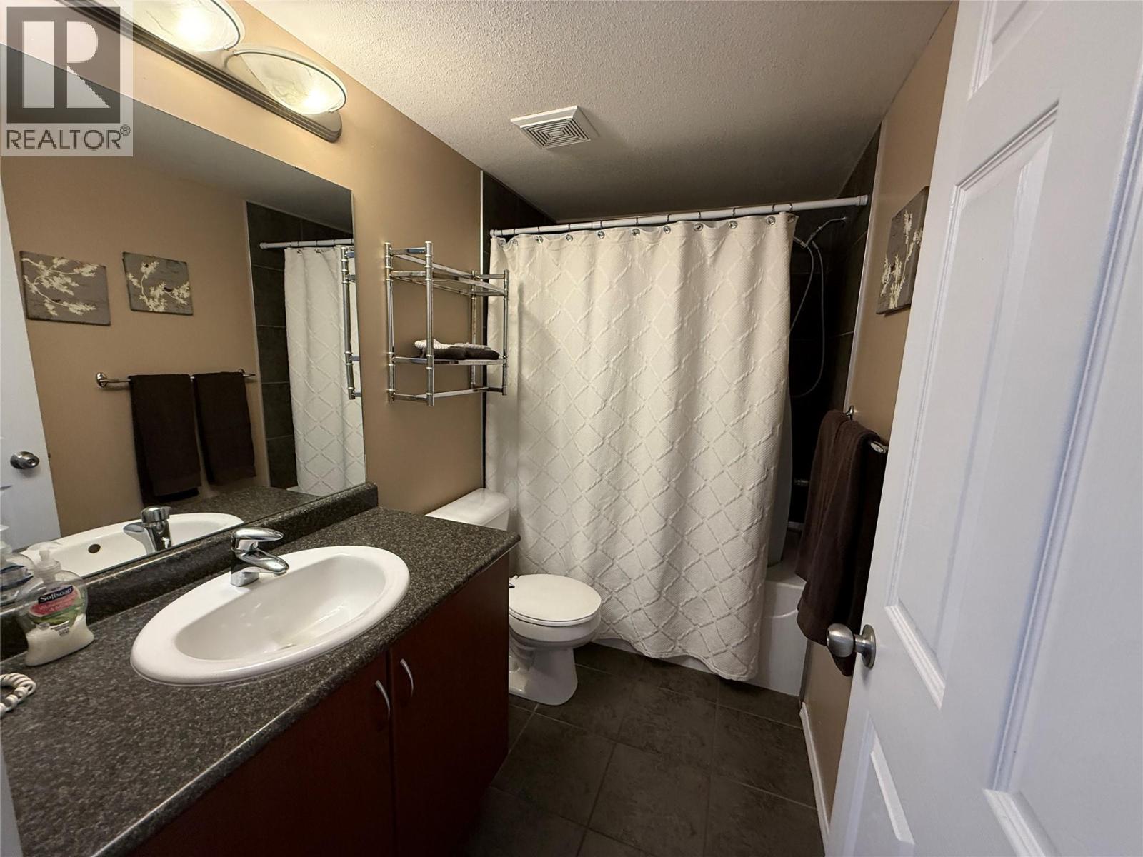 #2219 205 THIRD Avenue - 20
