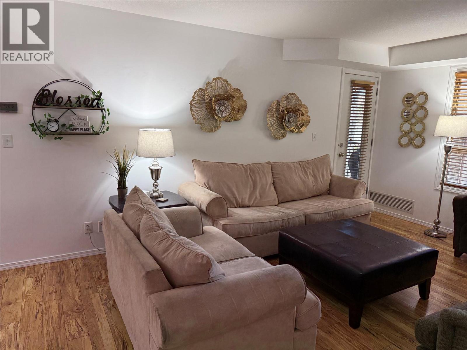 #2219 205 THIRD Avenue - 11