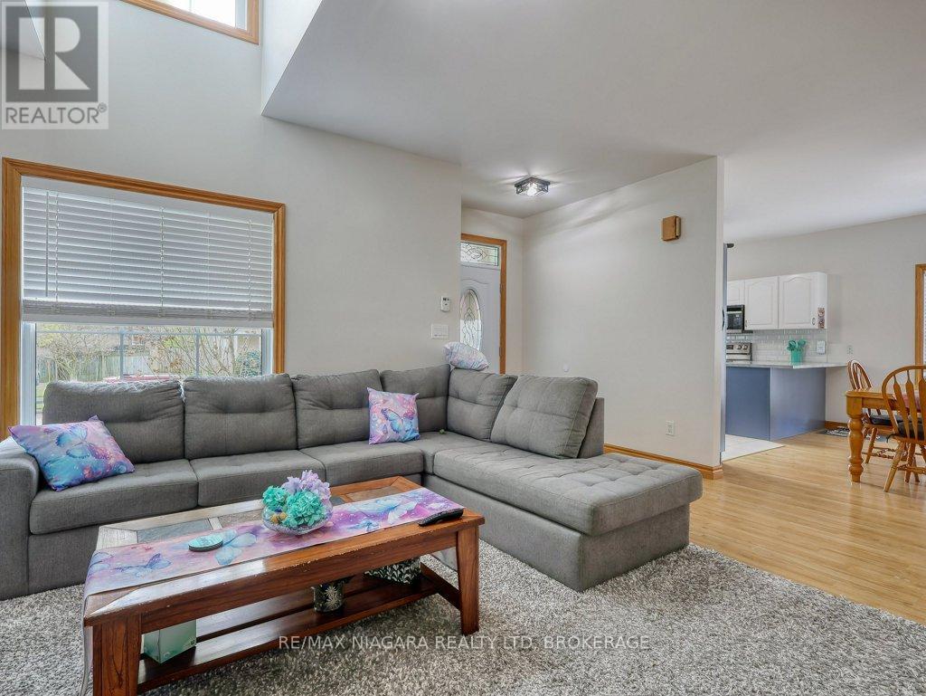 8110 LAMONT AVENUE - 12
