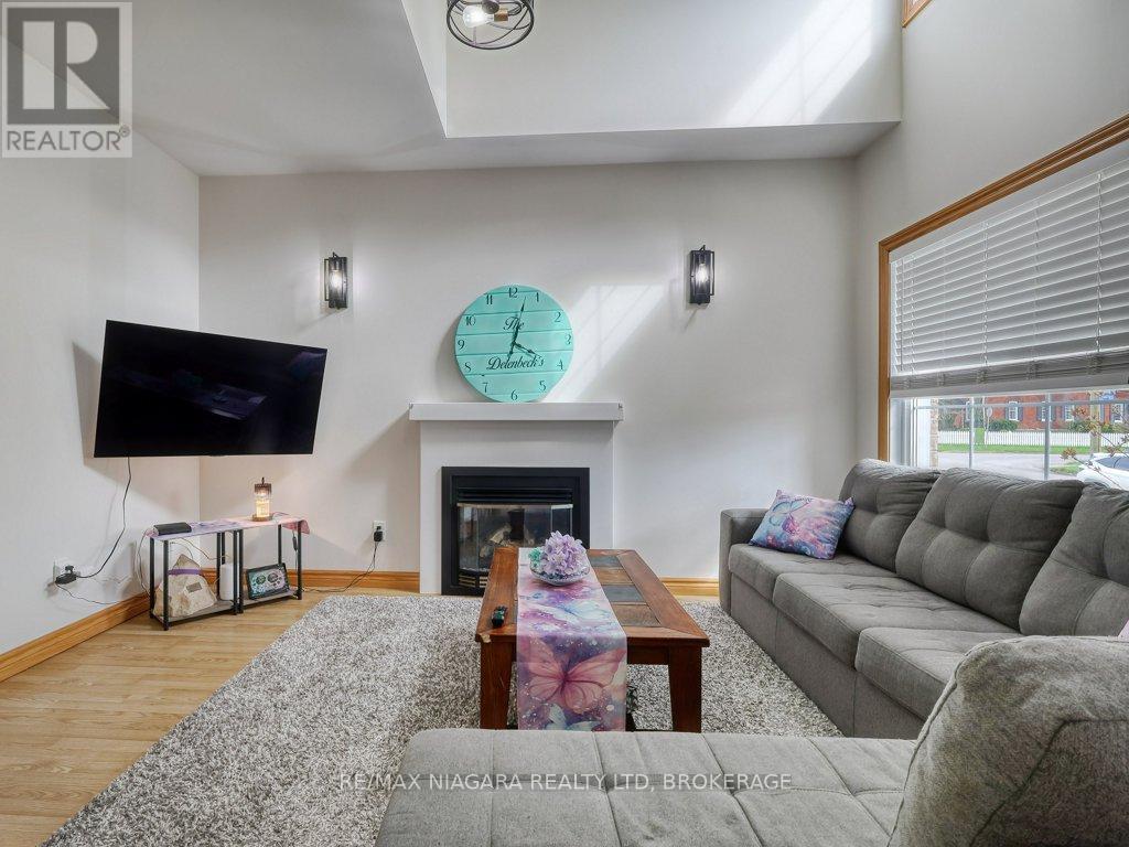 8110 LAMONT AVENUE - 13