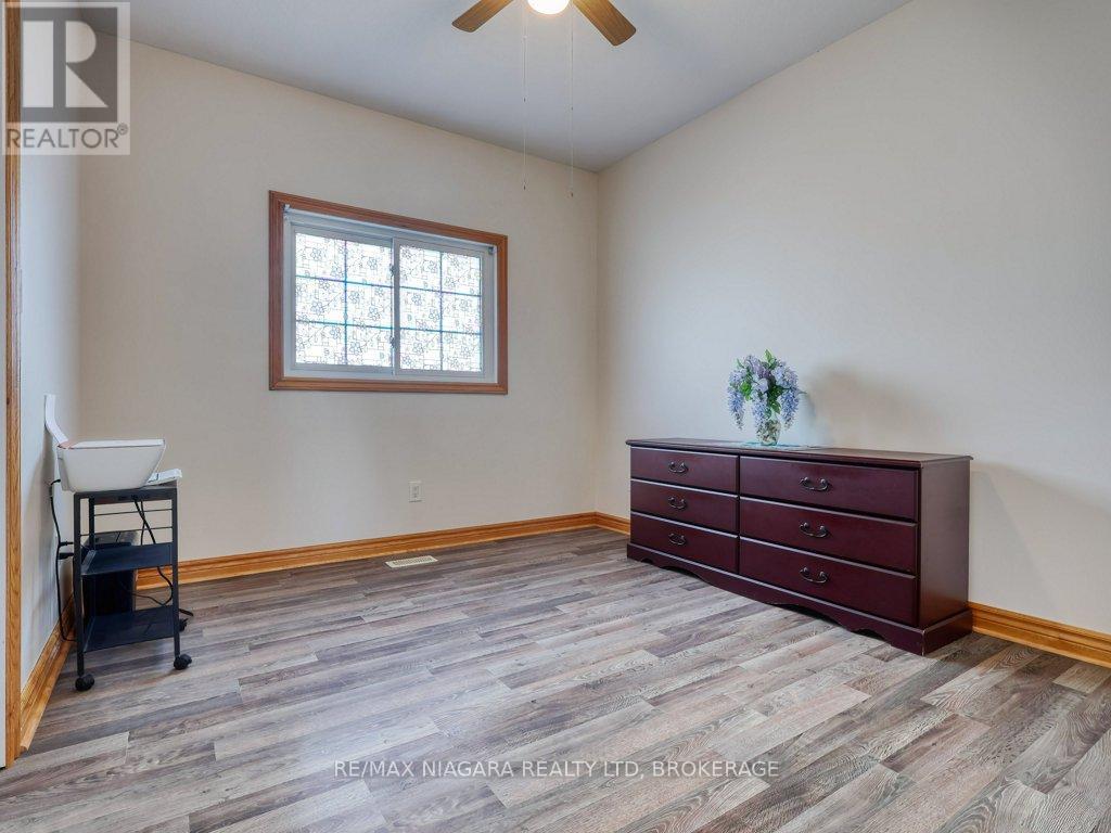8110 LAMONT AVENUE - 25