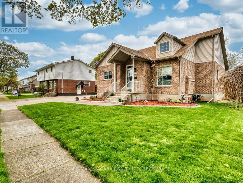 8110 LAMONT AVENUE - 3