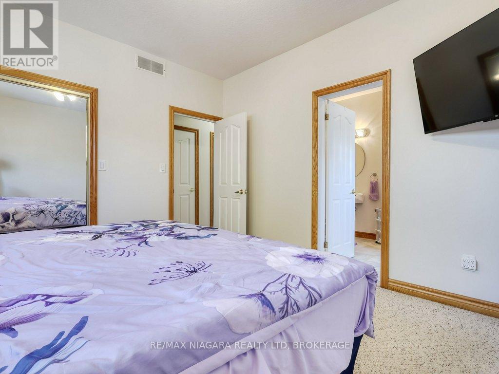 8110 LAMONT AVENUE - 32