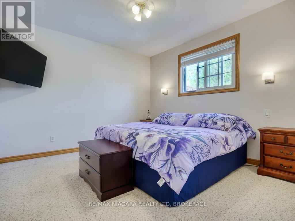 8110 LAMONT AVENUE - 33