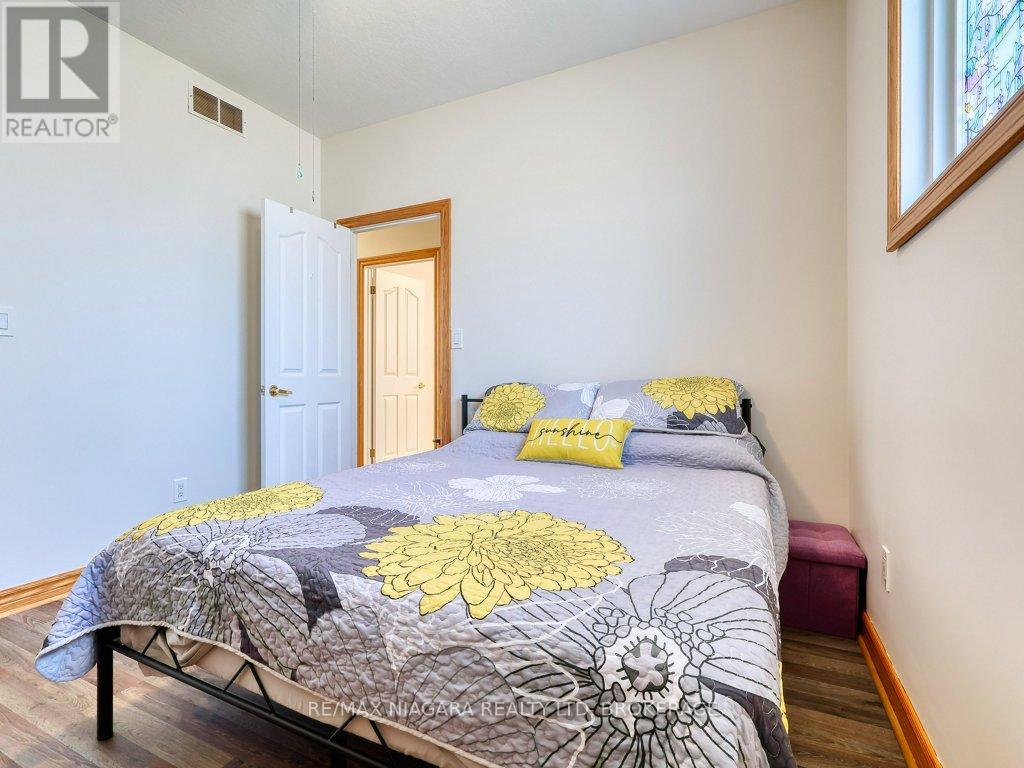 8110 LAMONT AVENUE - 36