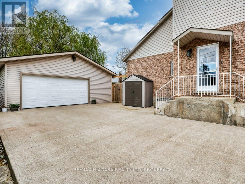8110 LAMONT AVENUE - 4