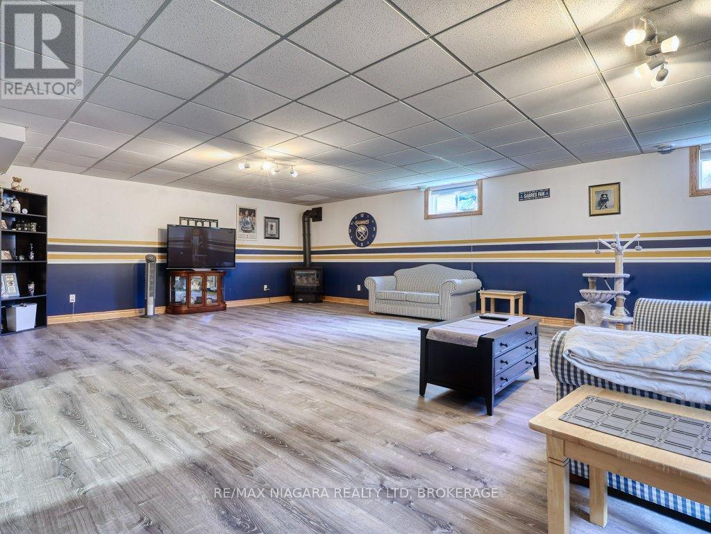 8110 LAMONT AVENUE - 42