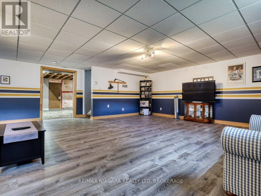 8110 LAMONT AVENUE - 43