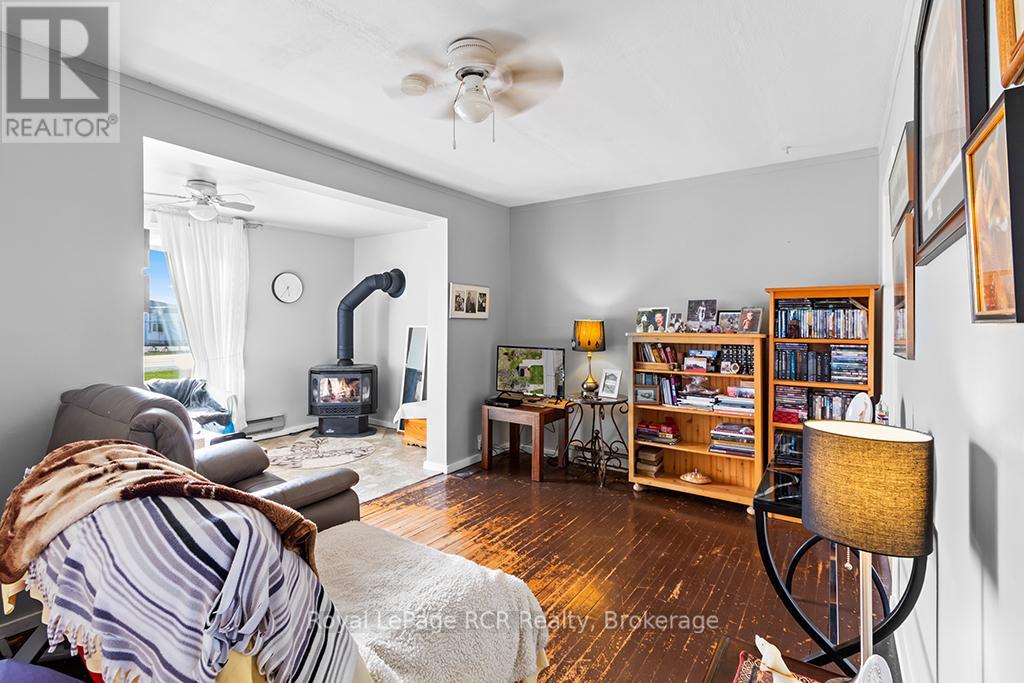 2882 6 HIGHWAY - 13
