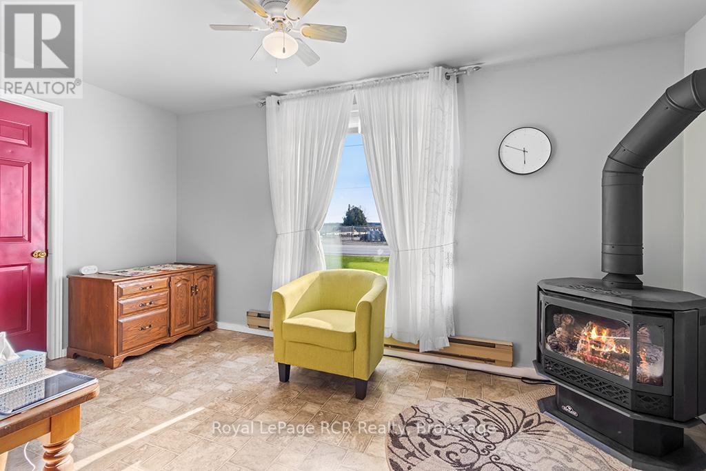 2882 6 HIGHWAY - 15