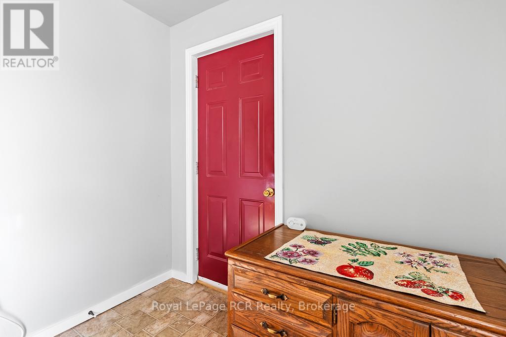 2882 6 HIGHWAY - 16