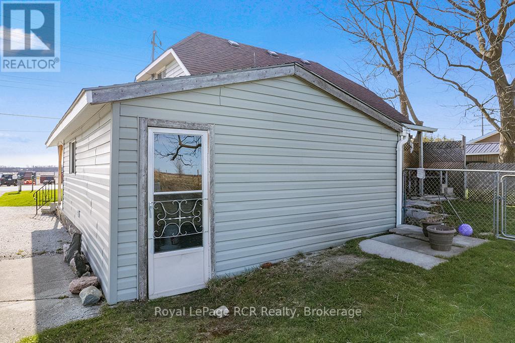 2882 6 HIGHWAY - 27