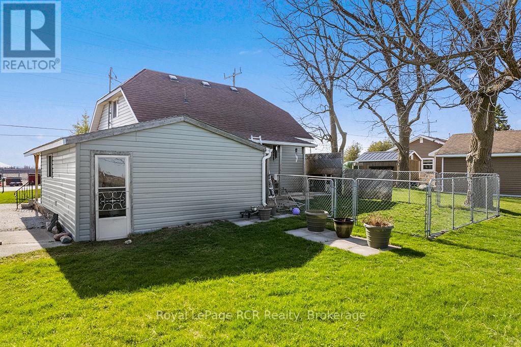 2882 6 HIGHWAY - 44