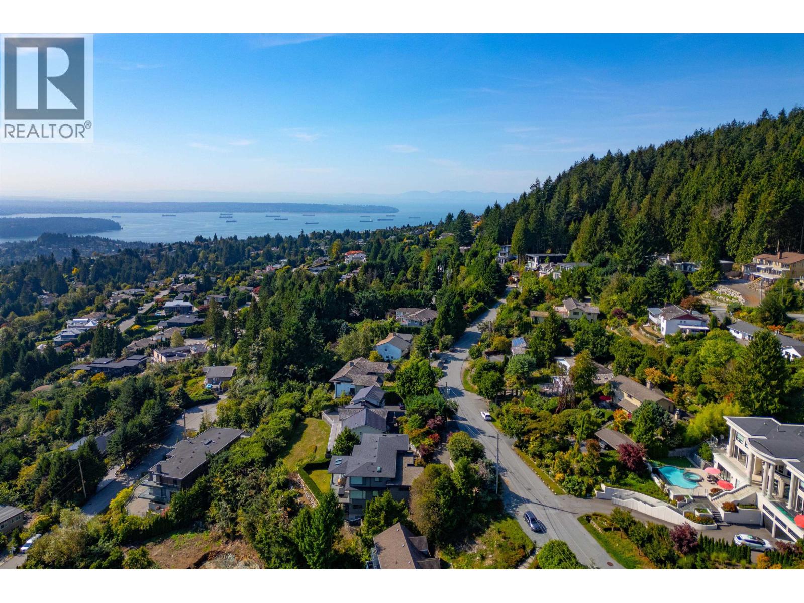 560 CRAIGMOHR DRIVE, West Vancouver