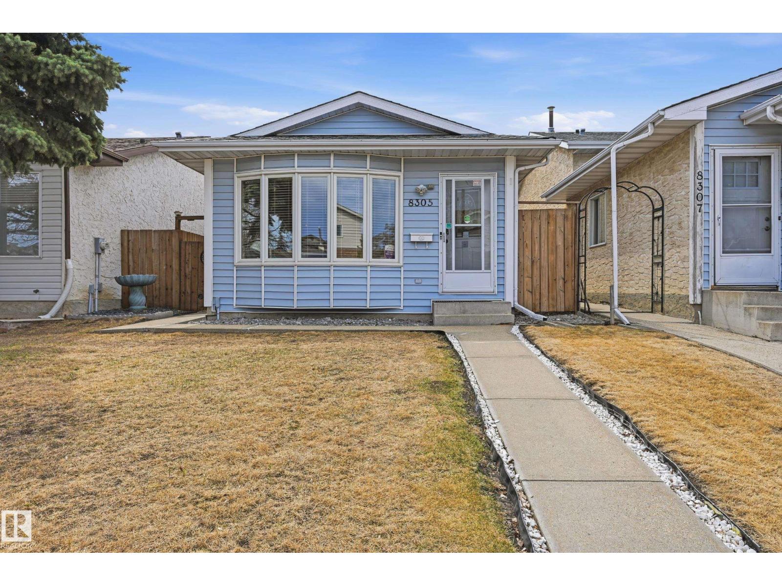 8305 157 AV NW, Edmonton
