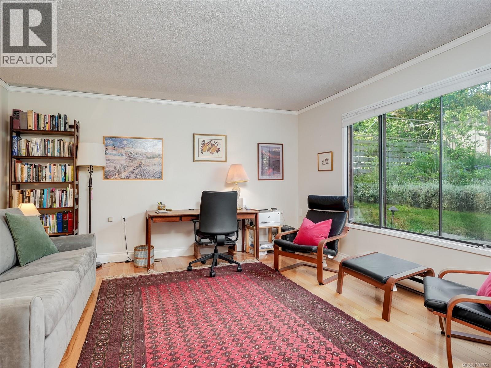 1018 Terrace Avenue, Victoria