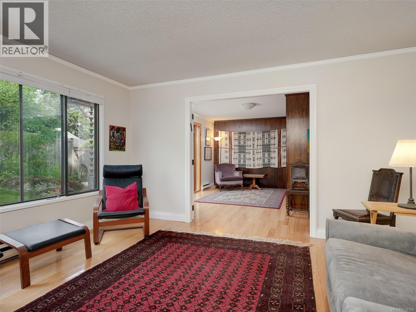  1018 Terrace Avenue, Victoria