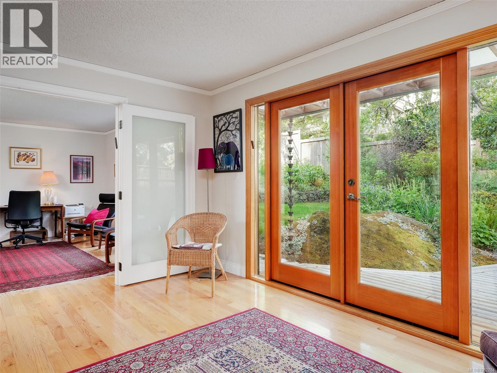  1018 Terrace Avenue, Victoria