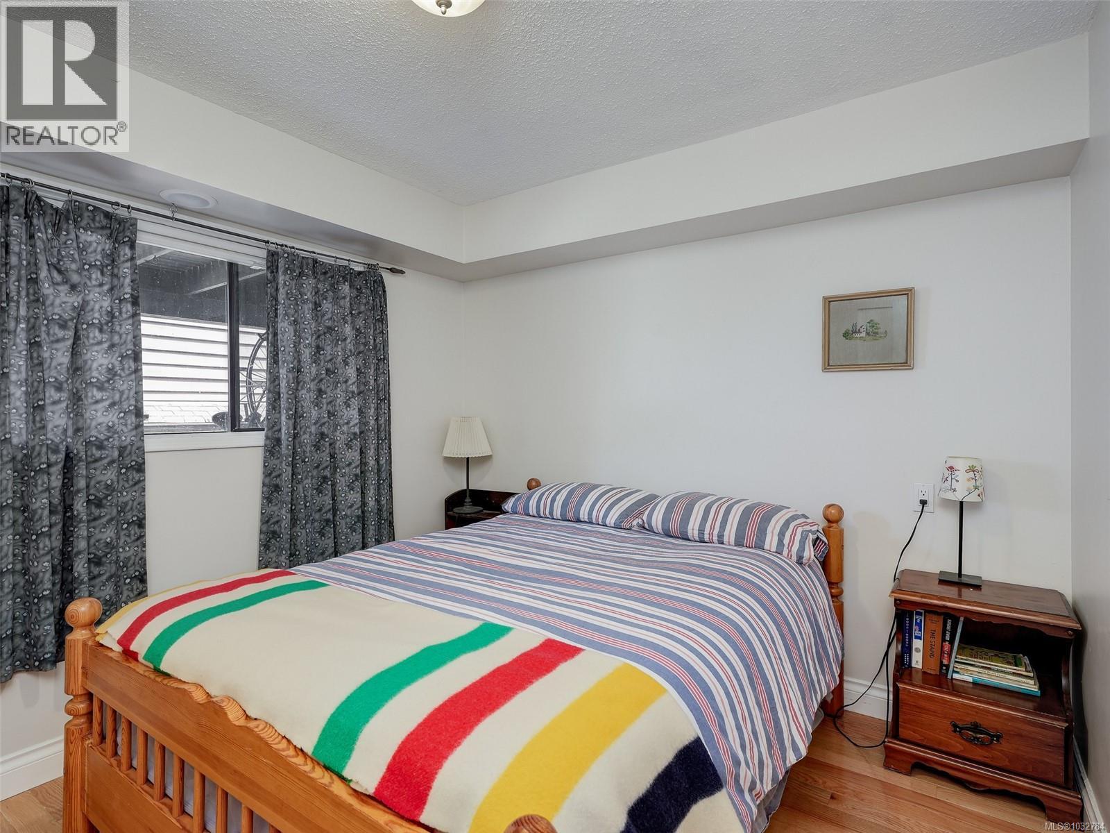  1018 Terrace Avenue, Victoria