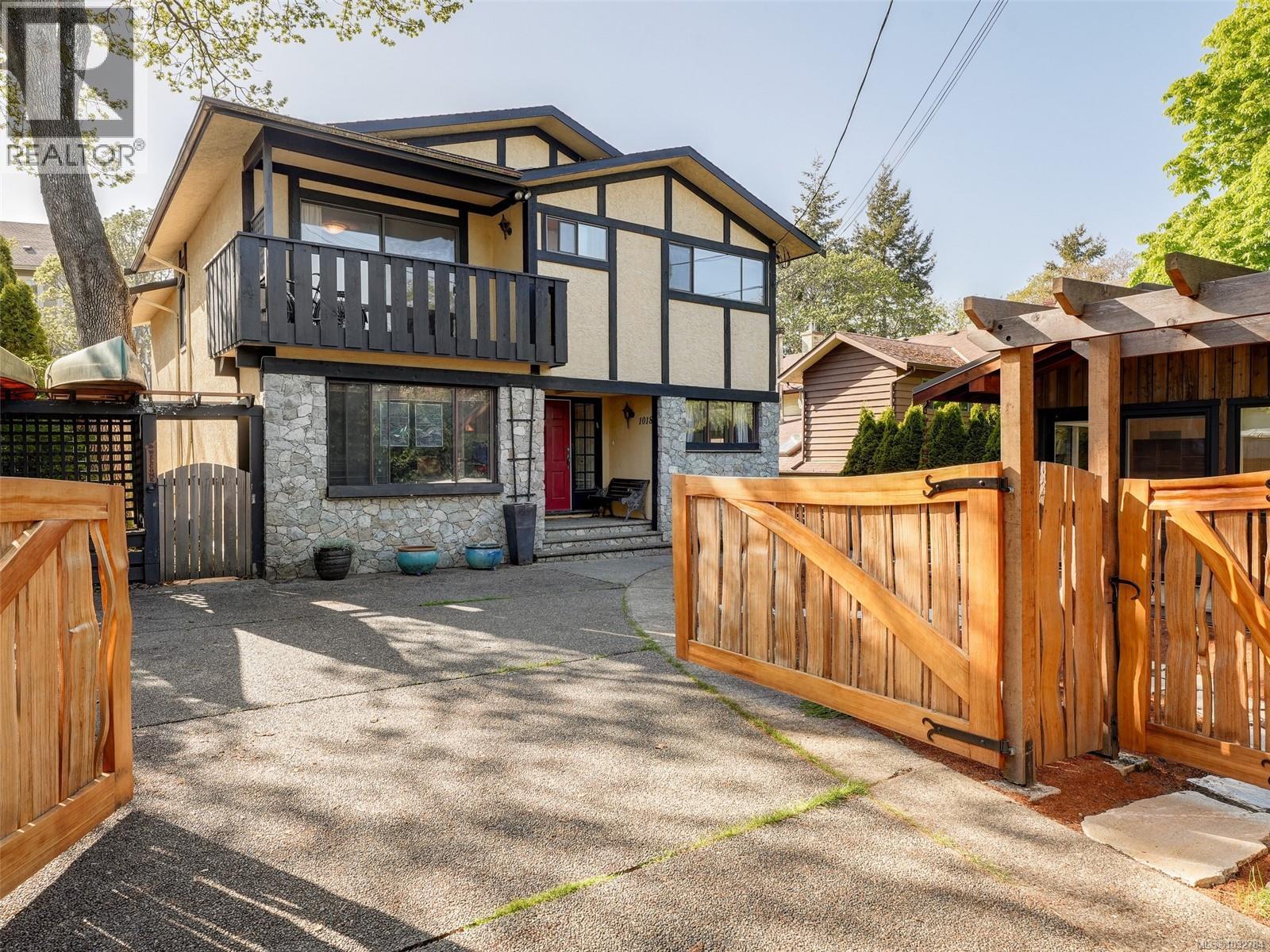  1018 Terrace Avenue, Victoria