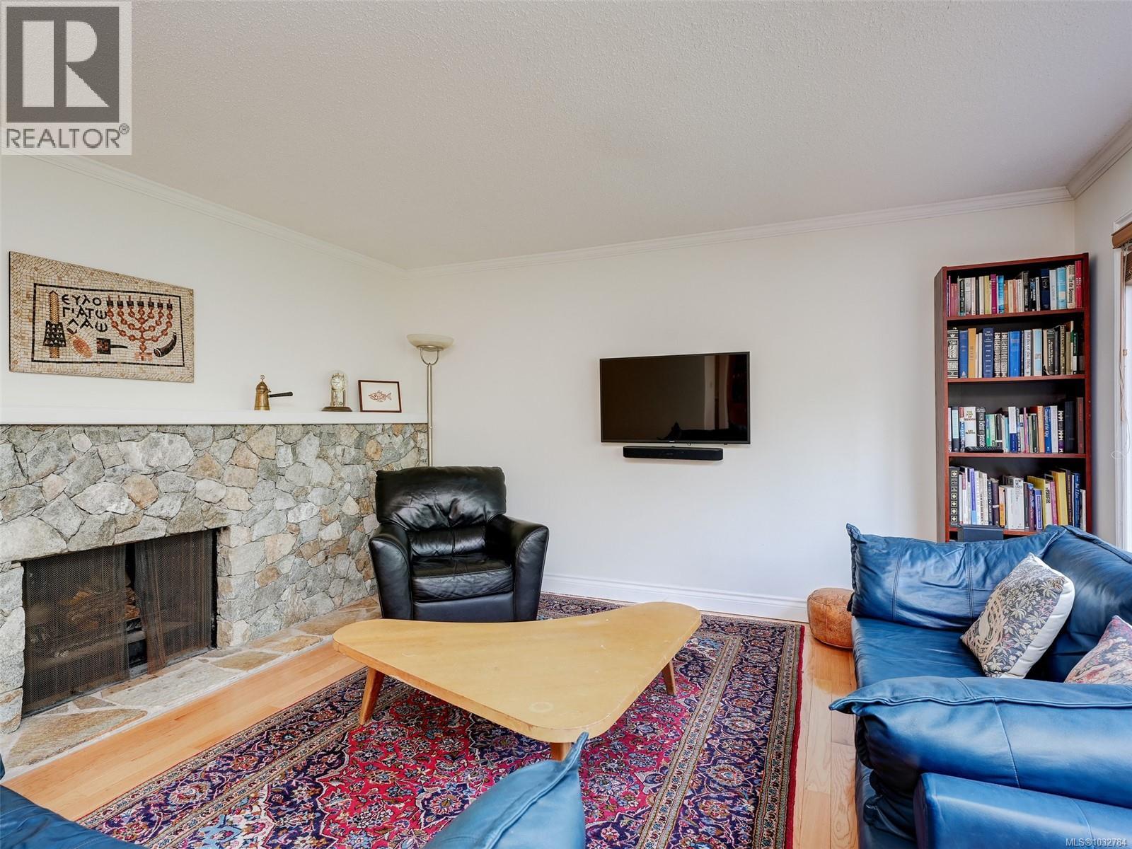  1018 Terrace Avenue, Victoria