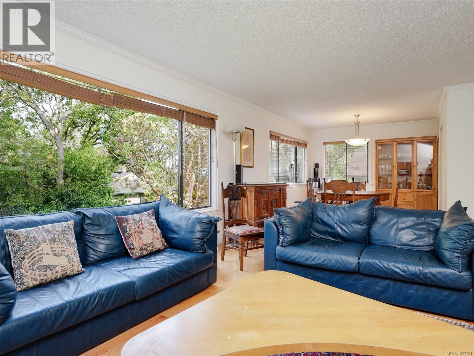  1018 Terrace Avenue, Victoria