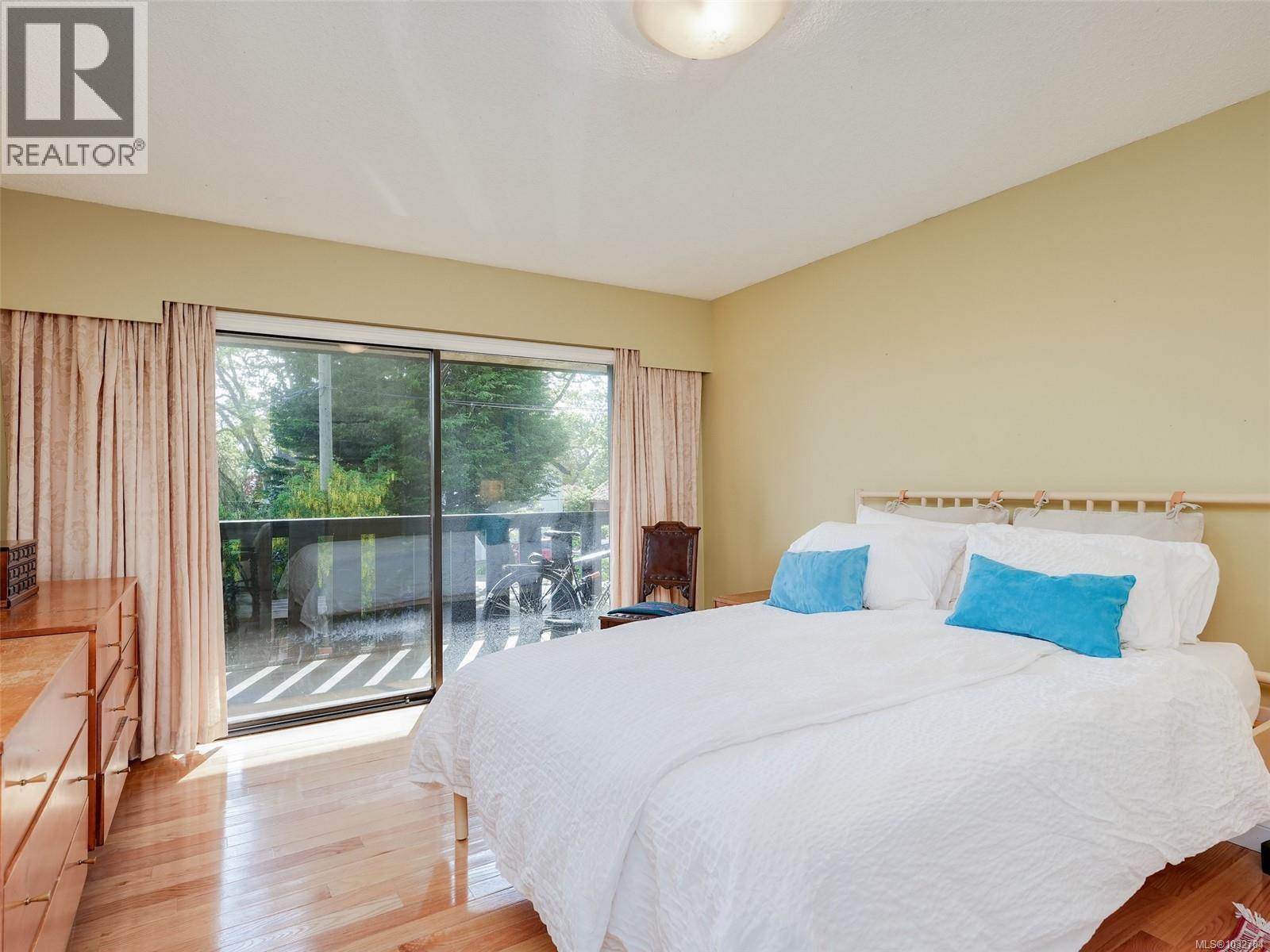  1018 Terrace Avenue, Victoria