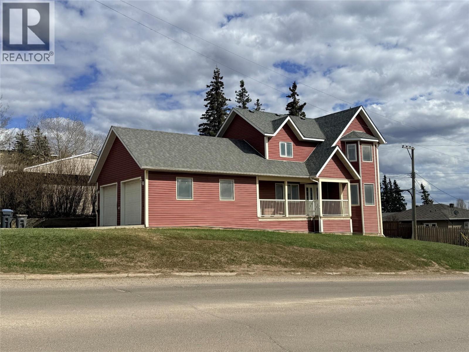 721 100 Avenue, Dawson Creek